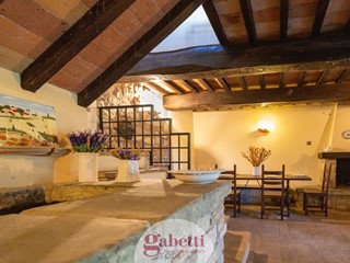 Appartamento in Vendita a Monte Castello di Vibio, 205'000€, 210 m²