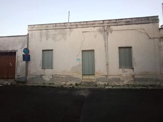Appartamento in Vendita a Salice Salentino, 65'000€, 160 m², con Box