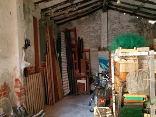 Capannone in Vendita a Carrara, zona Fossola, 65'000€, 112 m²