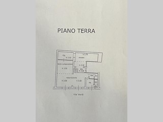 Immobile commerciale in Vendita a Pontedera, 189'000€, 81 m²