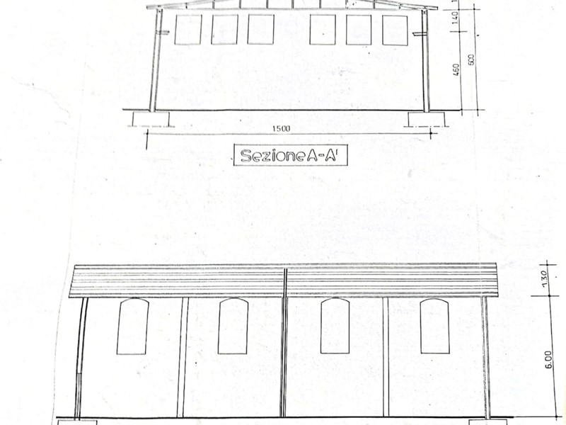Capannone in Vendita a Massa, zona Marina di Massa, 290'000€, 300 m²