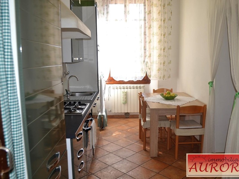 Trilocale in Vendita a Poggibonsi, 100'000€, 60 m², arredato