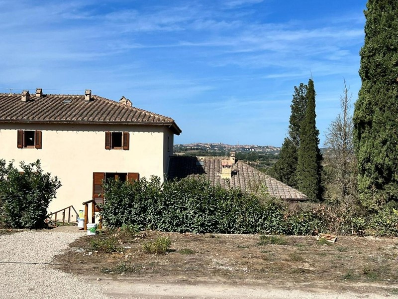 Casa Indipendente in Vendita a Siena, zona Salteano, 180'000€, 71 m²