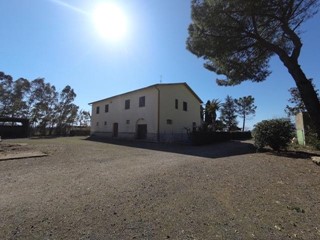 Casale in Vendita a Gavorrano, zona Giuncarico, 400'000€, 800 m²