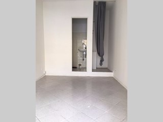 Immobile commerciale in Affitto a Pontedera, 200€, 16 m²