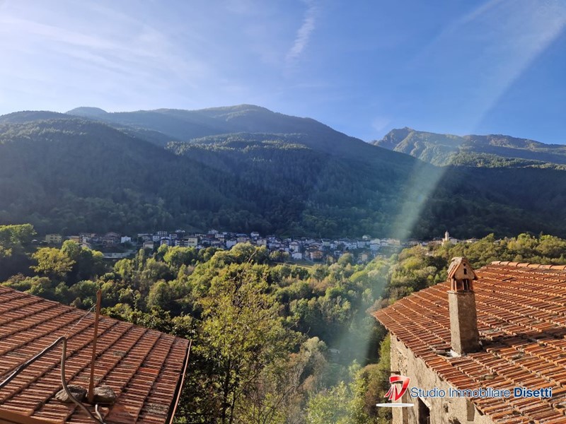 Casale in Vendita a Edolo, 67'000€, 110 m²