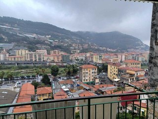 Appartamento in Vendita a Ventimiglia, zona Centro Storico, 170'000€, 70 m², arredato