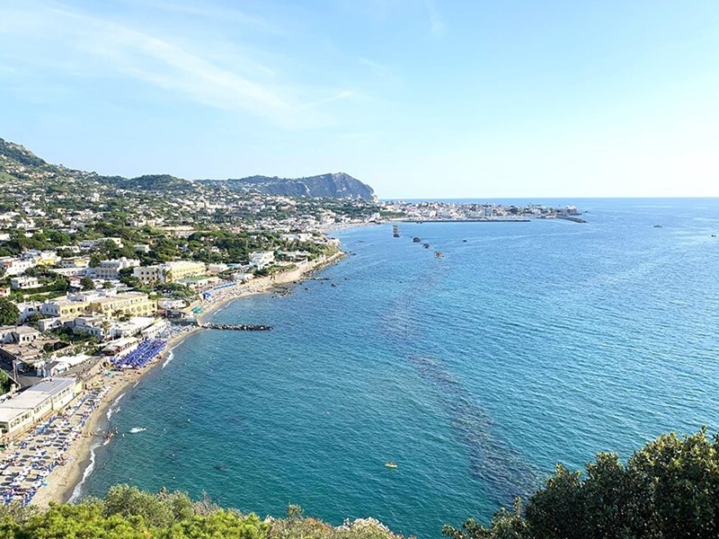 Attività commerciale in Vendita a Forio, 8'000'000€, 5000 m², arredato