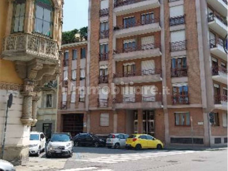 Appartamento in Vendita a Torino, zona Centro, 213'000€, 170,83