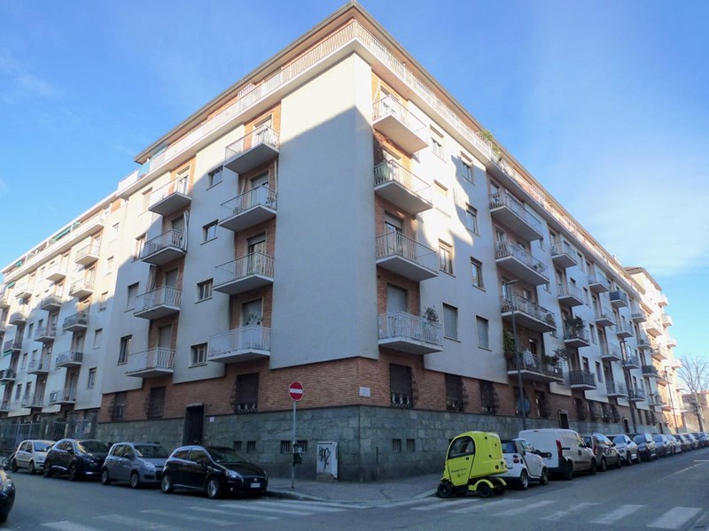 Appartamento in Vendita a Torino, zona Centro , 112'500€, 104 m²