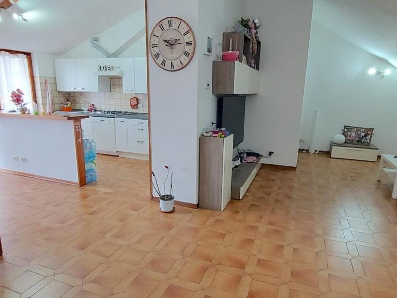 Quadrilocale in Vendita a Villafranca in Lunigiana, 100'000€, 113 m²