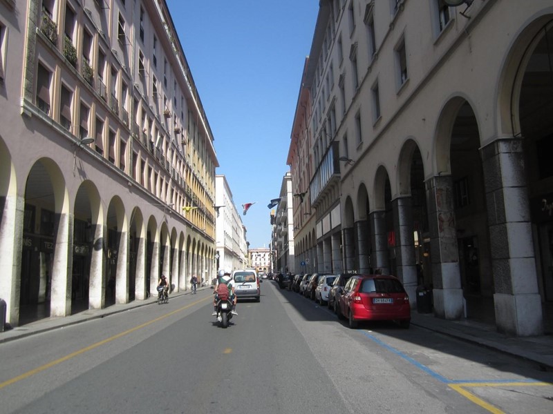 Immobile commerciale in Vendita a Livorno, 650'000€, 350 m²