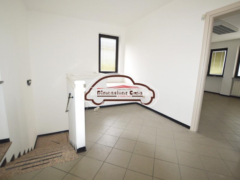 Ufficio in Affitto a Lucca, zona Antraccoli, 700€, 75 m²