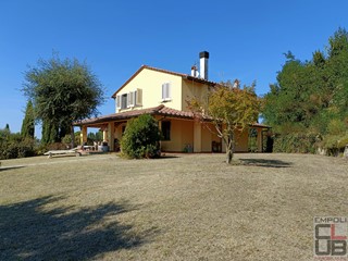 Villa in Vendita a San Miniato, 750'000€, 350 m²