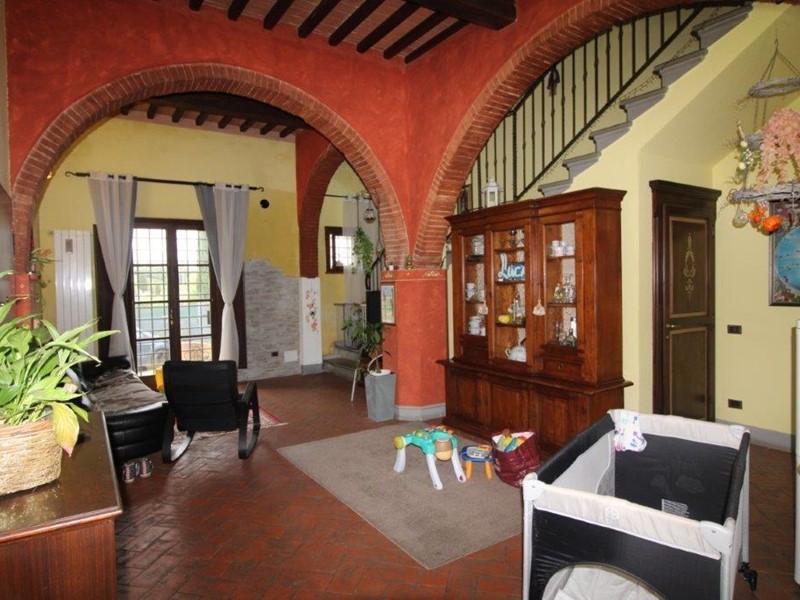 Casa Semi Indipendente in Vendita a Crespina Lorenzana, 310'000€, 190 m², arredato