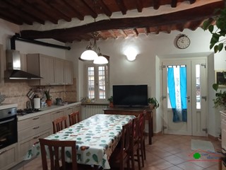 Casa Semi Indipendente in Vendita a Capannori, 160'000€, 90 m²
