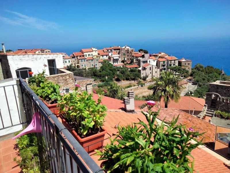 Casa Indipendente in Vendita a Cipressa, 310'000€, 99 m²