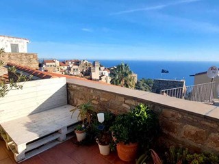 Casa Indipendente in Vendita a Cipressa, 310'000€, 99 m²