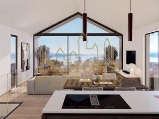 Casa Indipendente in Vendita a Ghiffa, 1'000'000€, 219 m²