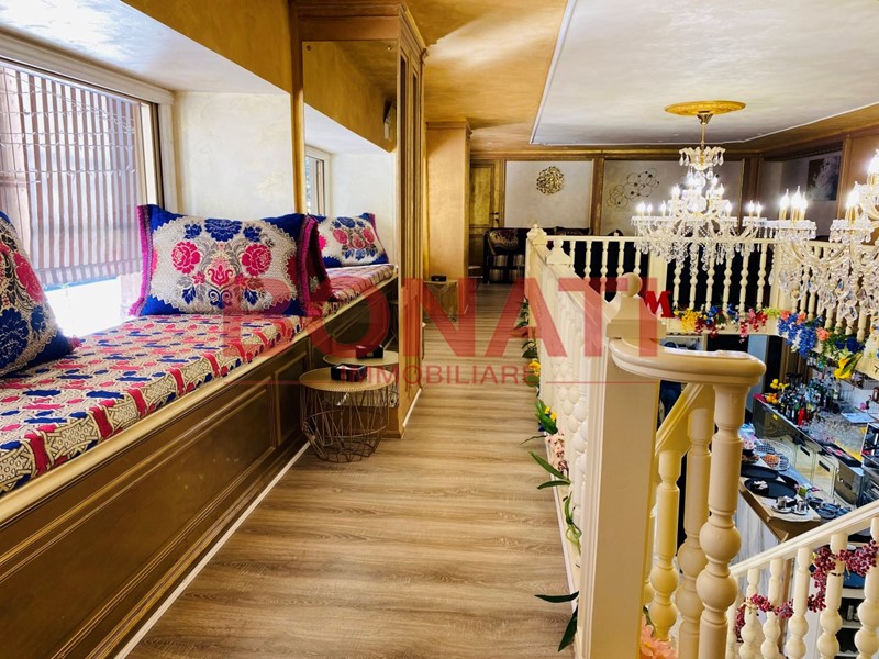 Attività commerciale in Vendita a La Spezia, zona Centro, 300'000€, 200 m², arredato