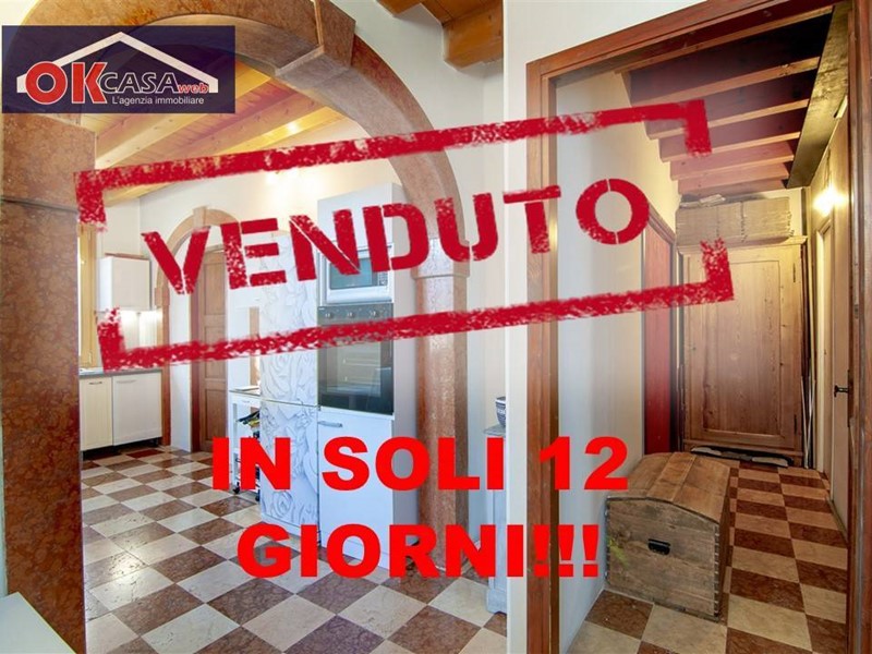 Appartamento in Vendita a Verona, 330'000€, 230 m²