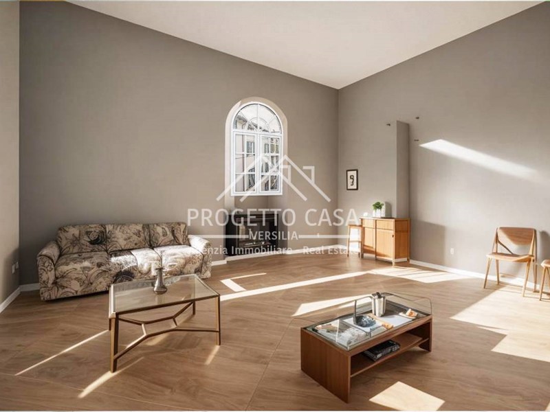 Appartamento in Vendita a Camaiore, zona Camaiore, 145'000€, 140 m²