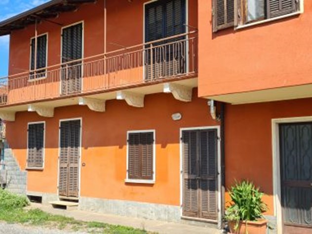 Appartamento in Vendita a Morozzo, zona Trucchi, 160'000€, 250 m²