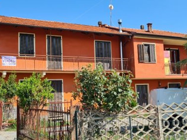 Quadrilocale in Vendita a Morozzo, zona Trucchi, 75'000€, 90 m²