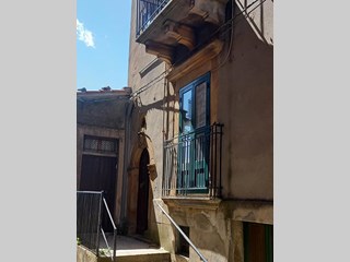 Casa Indipendente in Vendita a Mistretta, zona centro storico, 30'000€, 147 m²