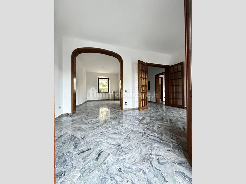 Villa in Vendita a Pisa, 535'000€, 220 m², con Box