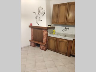 Quadrilocale in Vendita a Carrara, zona Gragnana, 80'000€, 90 m²