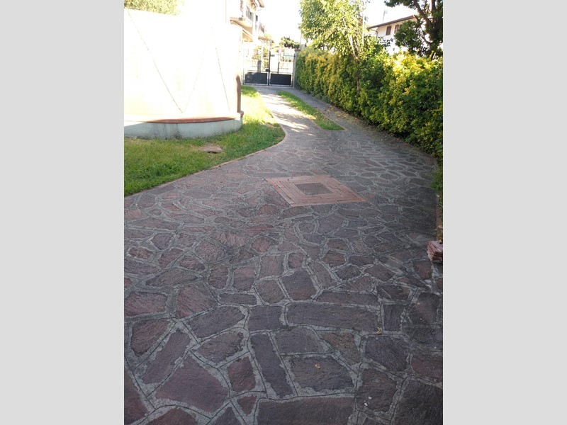 Casa Semi Indipendente in Vendita a Carrara, zona Fossone, 330'000€, 220 m²