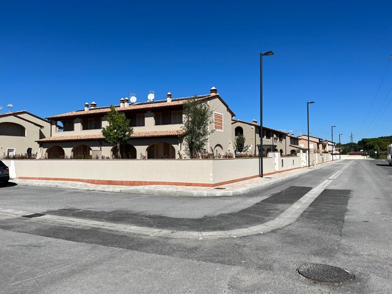 Villa bifamiliare in Vendita a Calcinaia, 495'000€, 150 m²