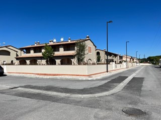 Villa bifamiliare in Vendita a Calcinaia, 495'000€, 150 m²