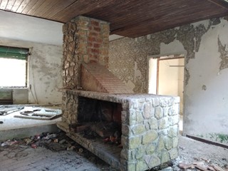 Villa in Vendita a Carrara, 390'000€, 300 m²