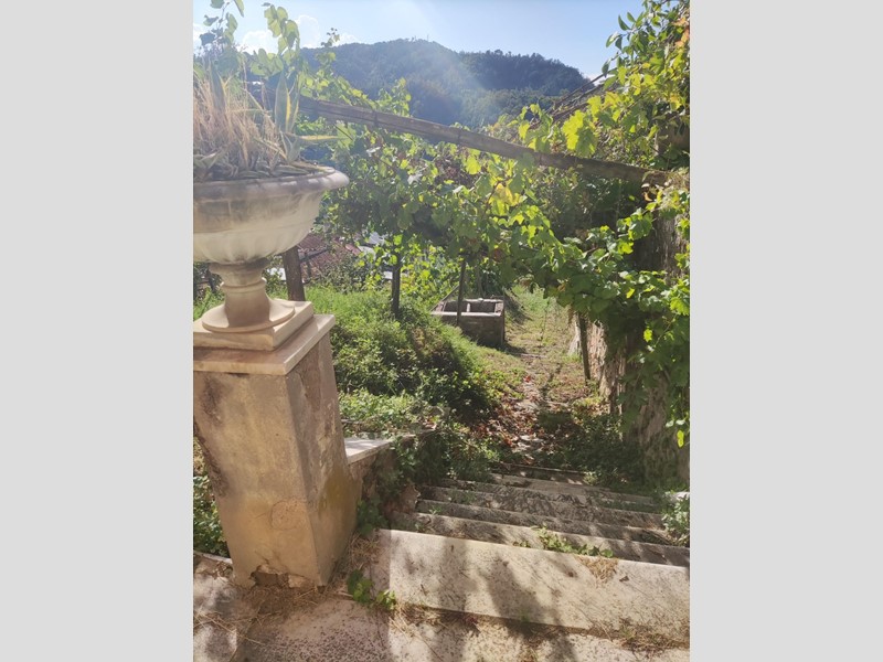 Villa in Vendita a Carrara, 500'000€, 250 m²