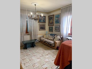 Appartamento in Vendita a Massa, 240'000€, 123 m²