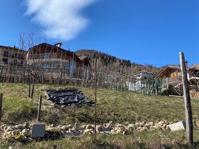 Terreno edificabile in Vendita a Altopiano della Vigolana, 140'000€, 960 m²