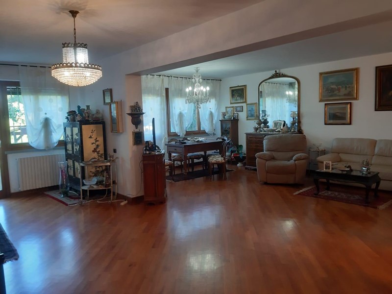 Appartamento in Vendita a Livorno, 640'000&euro;, 300 m², con Box