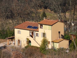 Casa di corte in Vendita a Casciana Terme Lari, zona Lari, 450'000€, 350 m²