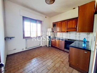Quadrilocale in Vendita a Lamporecchio, 99'000€, 90 m²