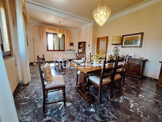 Appartamento in Vendita a Lamporecchio, 145'000€, 145 m²