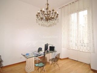 Ufficio in Affitto a Livorno, zona Centro, 800€, 60 m²