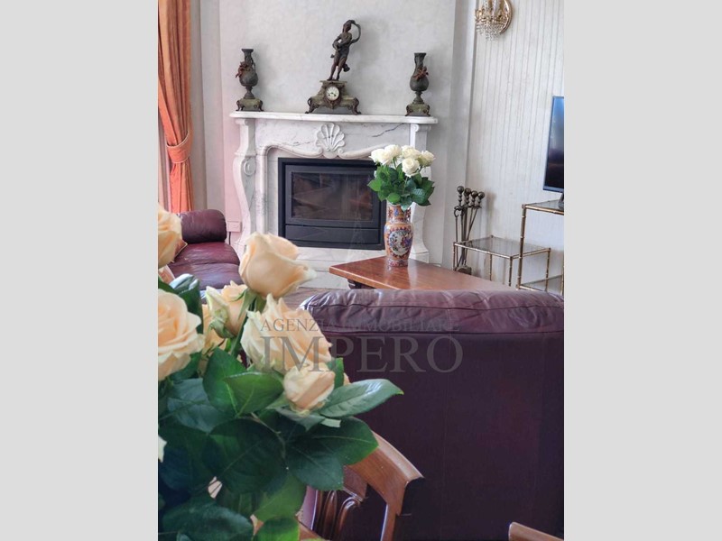 Casa Indipendente in Vendita a Bordighera, 1'200'000€, 290 m², con Box