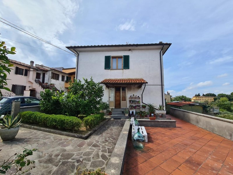 Casa Indipendente in Vendita a Casciana Terme Lari, zona Cevoli, 189'000€, 190 m², con Box