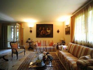 Villa in Vendita a Massa, zona Poveromo, 3'500'000€, 450 m², con Box