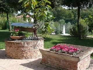 Attività commerciale in Affitto a Santa Maria a Monte, 1'000€, 2000 m²