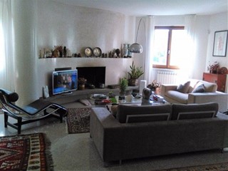 Villetta a schiera in Vendita a Massa, 500'000€, 300 m², arredato