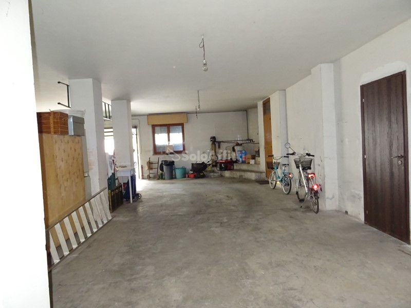 Magazzino in Affitto a Senigallia, 250€, 65 m²