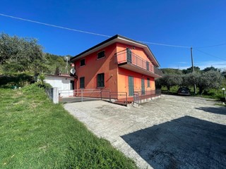 Casa Semi Indipendente in Vendita a Sarzana, zona Falcinello, 200'000&euro;, 120 m²
